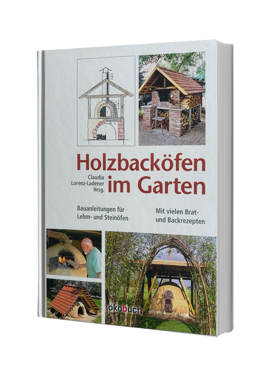 Holzbacköfen im Garten